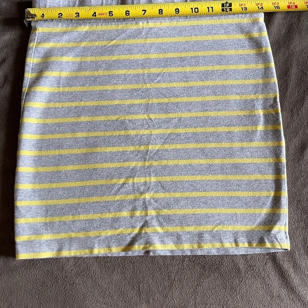 4 for 16$ Forever 21 Gray and Yellow Striped Mini Skirt